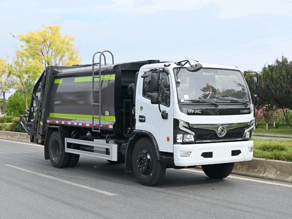 福瑞卡新能源油电混合压缩垃圾车